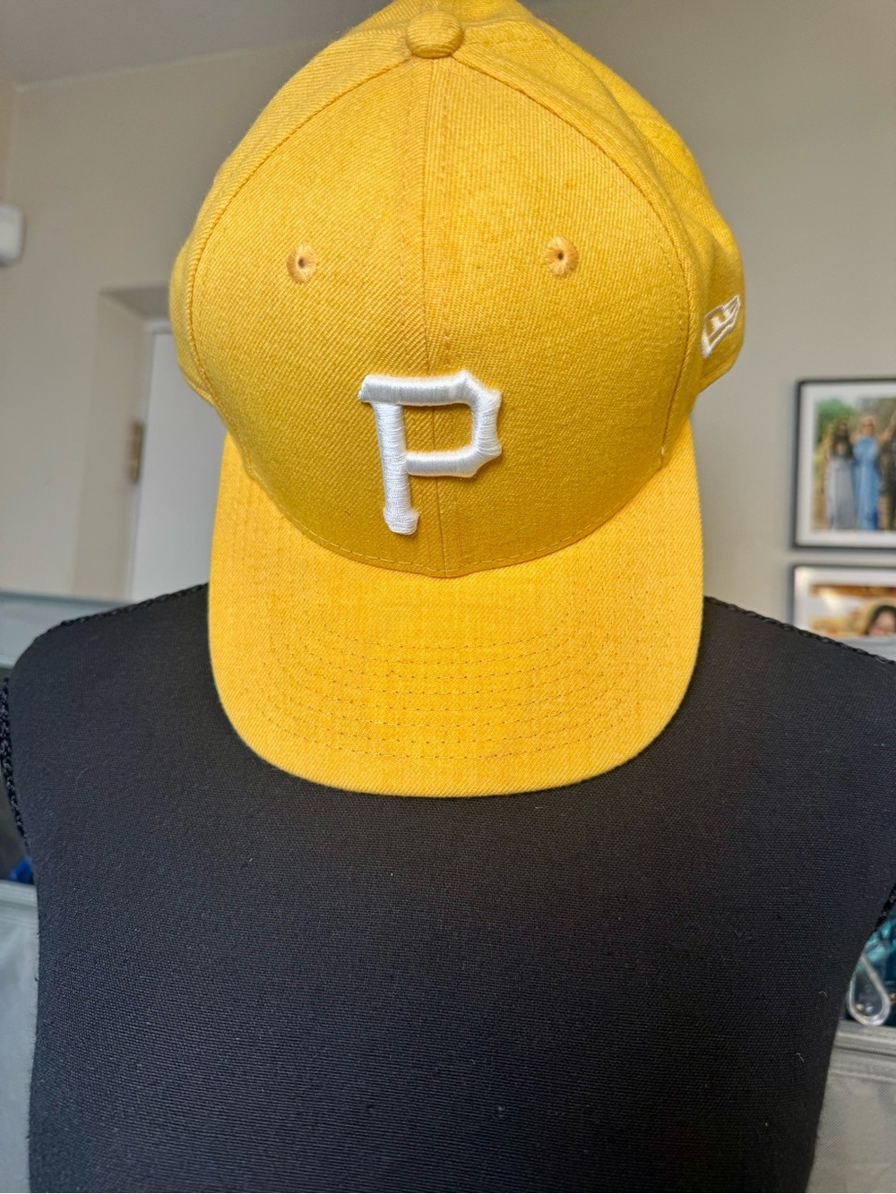 NWOT Pittsburg Pirates Yellow SnapBack Hat